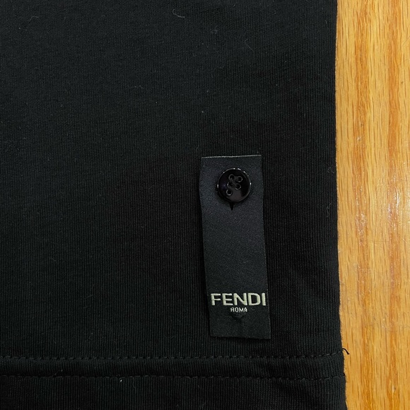 Black Fendi Bad Bugs T-shirt (L) - Picture 6 of 8